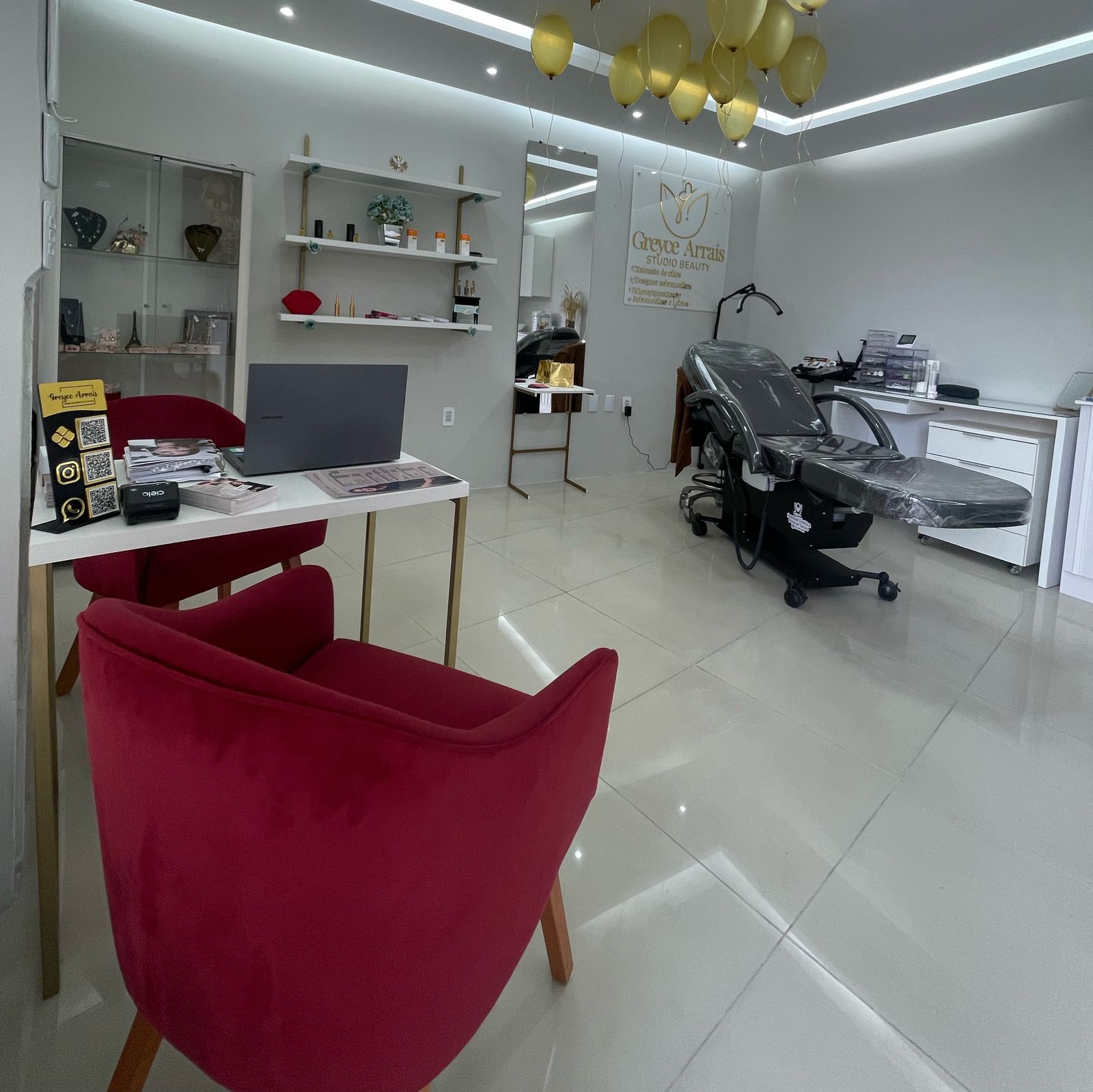 STUDIO BEAUTY GREYCE ARRAIS 
